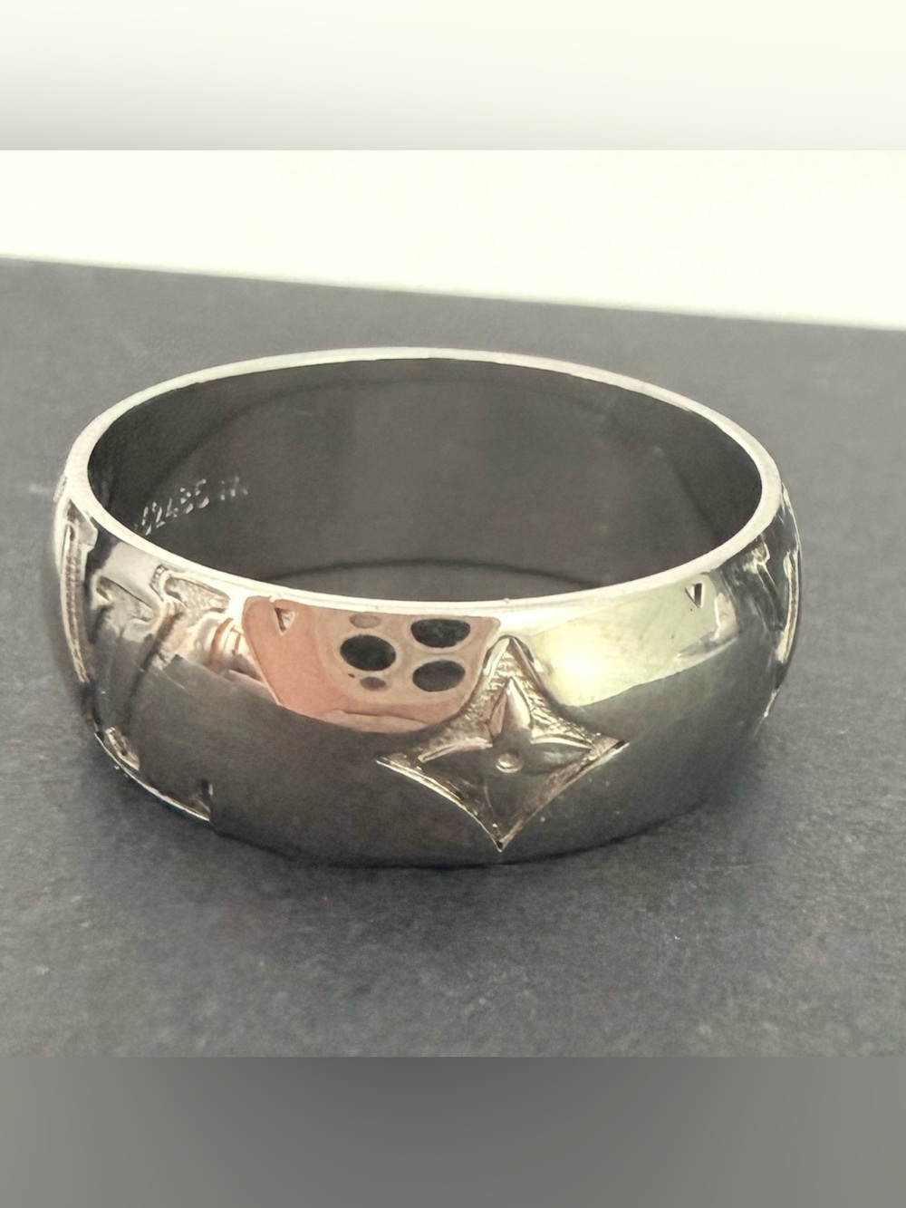 Authentic Louis Vuitton Ring Classic Monogram flowers/LV Signatures Size 9 - Picture 3 of 10